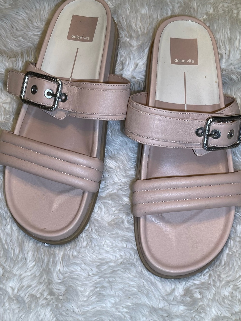 Dolce Vita Womenโs Pink Slide leather Sandals with Buckle Detail size 9